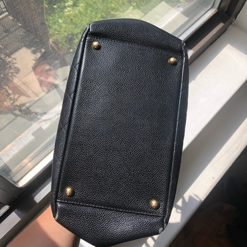 CHANEL Black Quilted Leather Bag - Picture 8 of 15